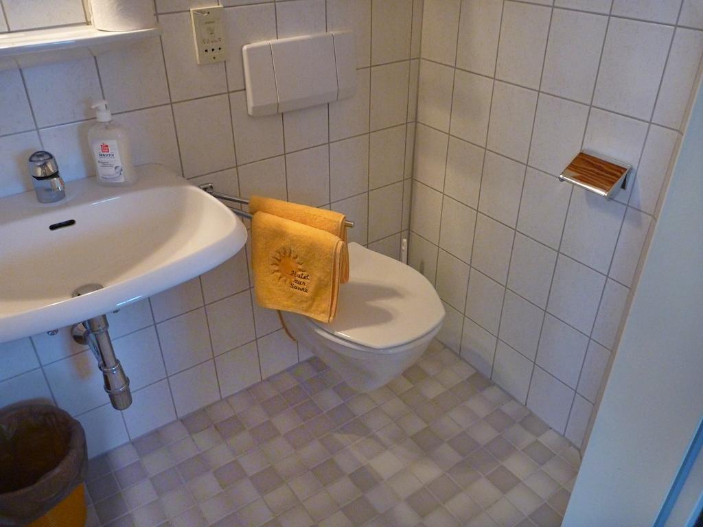 Hotel Zur Sonne Korneuburg Rum bild