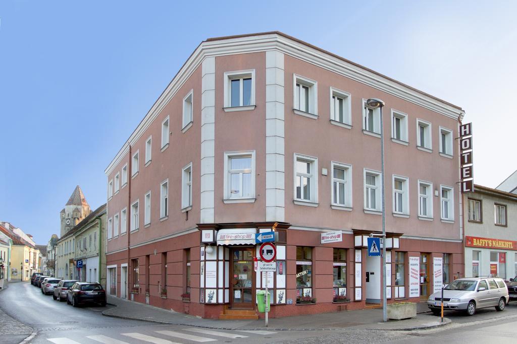 Hotel Zur Sonne Korneuburg Exteriör bild