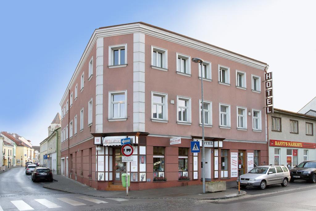 Hotel Zur Sonne Korneuburg Exteriör bild